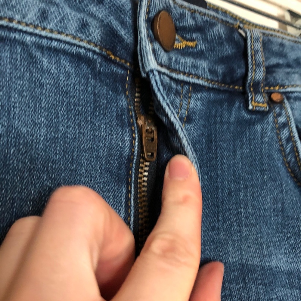 Boden The Heswall Flare Mid-Vintage Y2K Jeans 4P - Picture 7 of 10